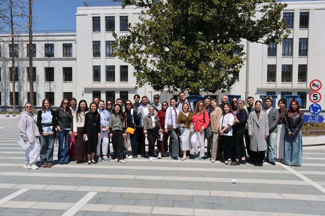 俄罗斯莫斯科市立师范大学师生到访上海商学院，探讨国际人才教育