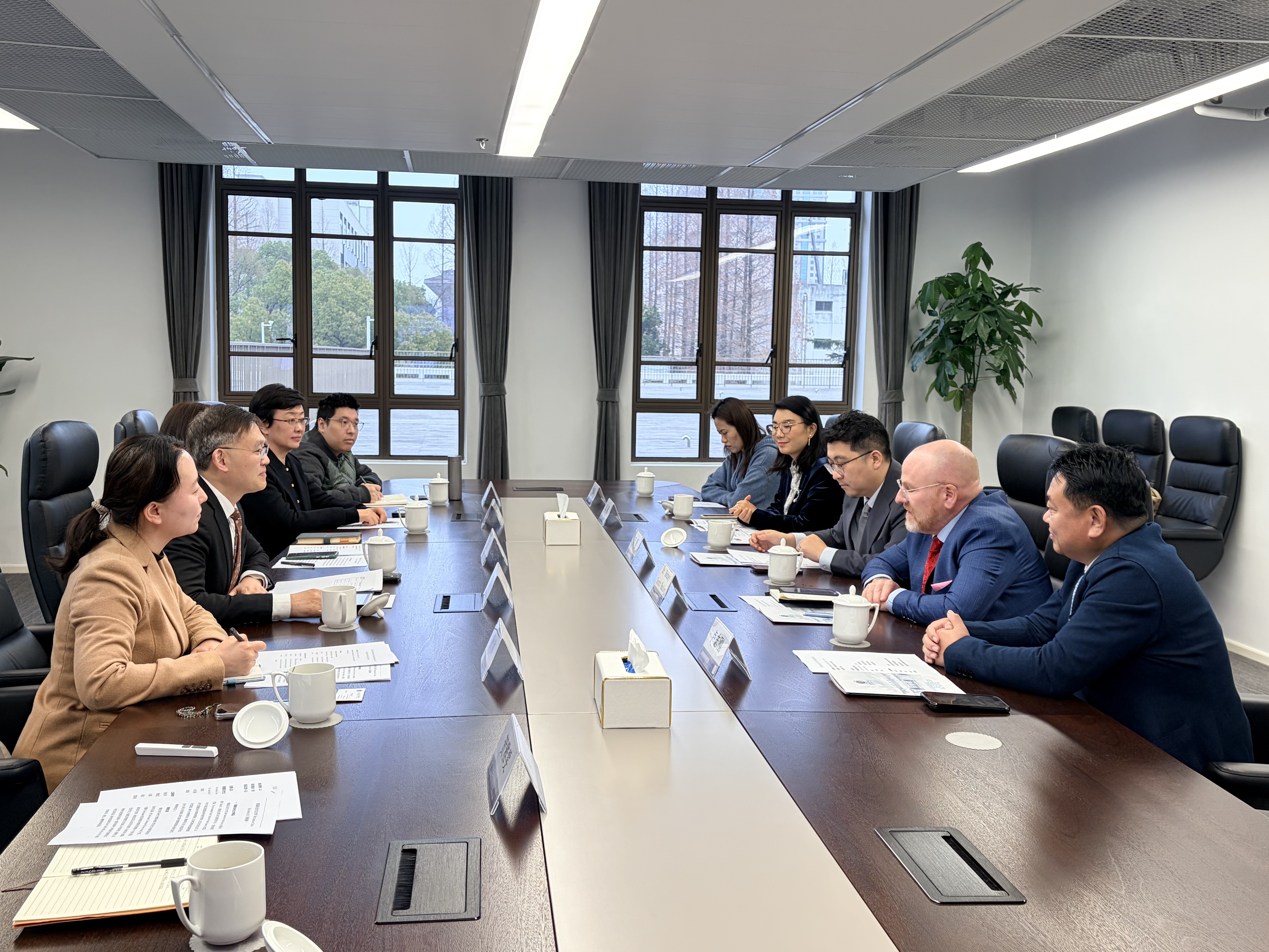 美国东北州立大学首次到访上海商学院，共商国际教育合作新举措