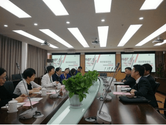 美国南卡罗纳大学餐旅、零售及体育管理学院一行来访我校