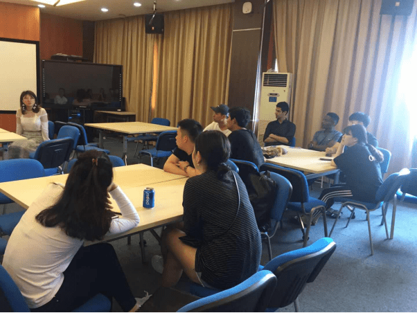 国际教育学院国际学生召开学院会议