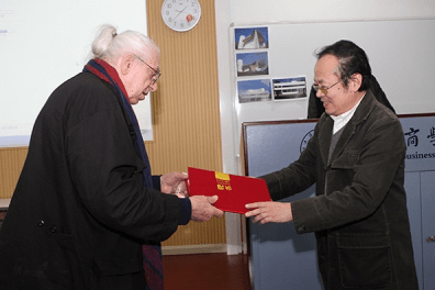 法国当代艺术家夏海澜来校举办《绘画与建筑》讲座