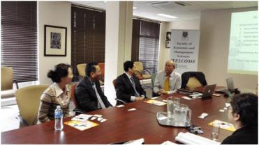 到访南非西开普敦大学