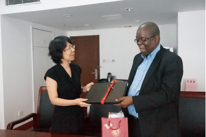 茨瓦尼科技大学一行到访我校