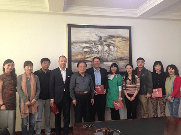 我校召开上海商学院优秀学生海（境）外游学活动交流座谈会