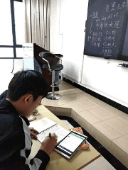 国际教育学院外国留学生开启新学期生活