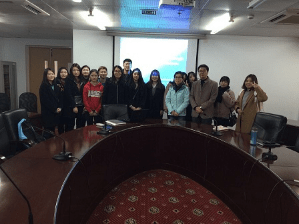 韩国清州大学学生前来上海商学院学习