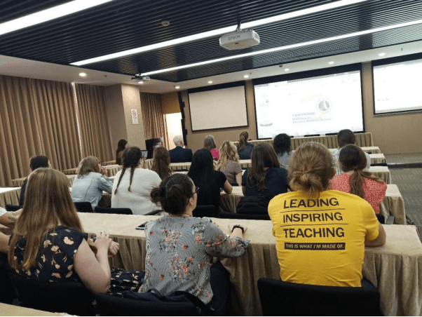 美国玛丽安大学教育学院师生一行来我校访问交流