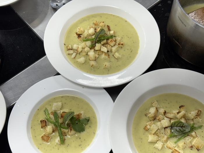 一场美食的探索之路——赵翊好