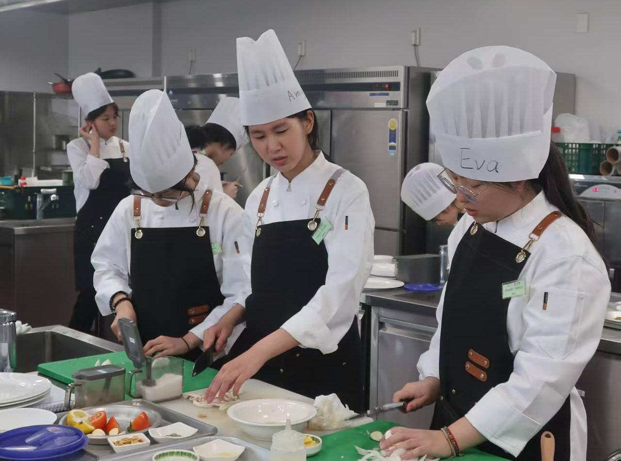 在韩国大田，把世界端上餐桌——韩国又松大学〈服务认知实践：厨房服务〉 课程学习小结——张忆冰