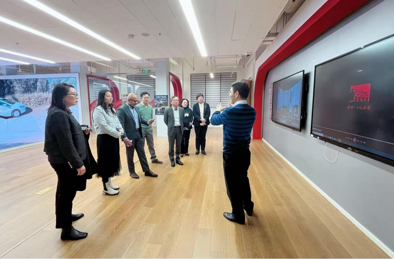 欧洲工商管理学院代表团到访上海商学院，共探创新发展新局